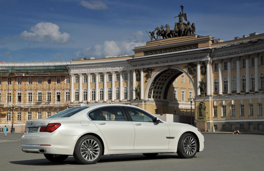  BMW 7-Series 2013 года  (фото 92 из 123)